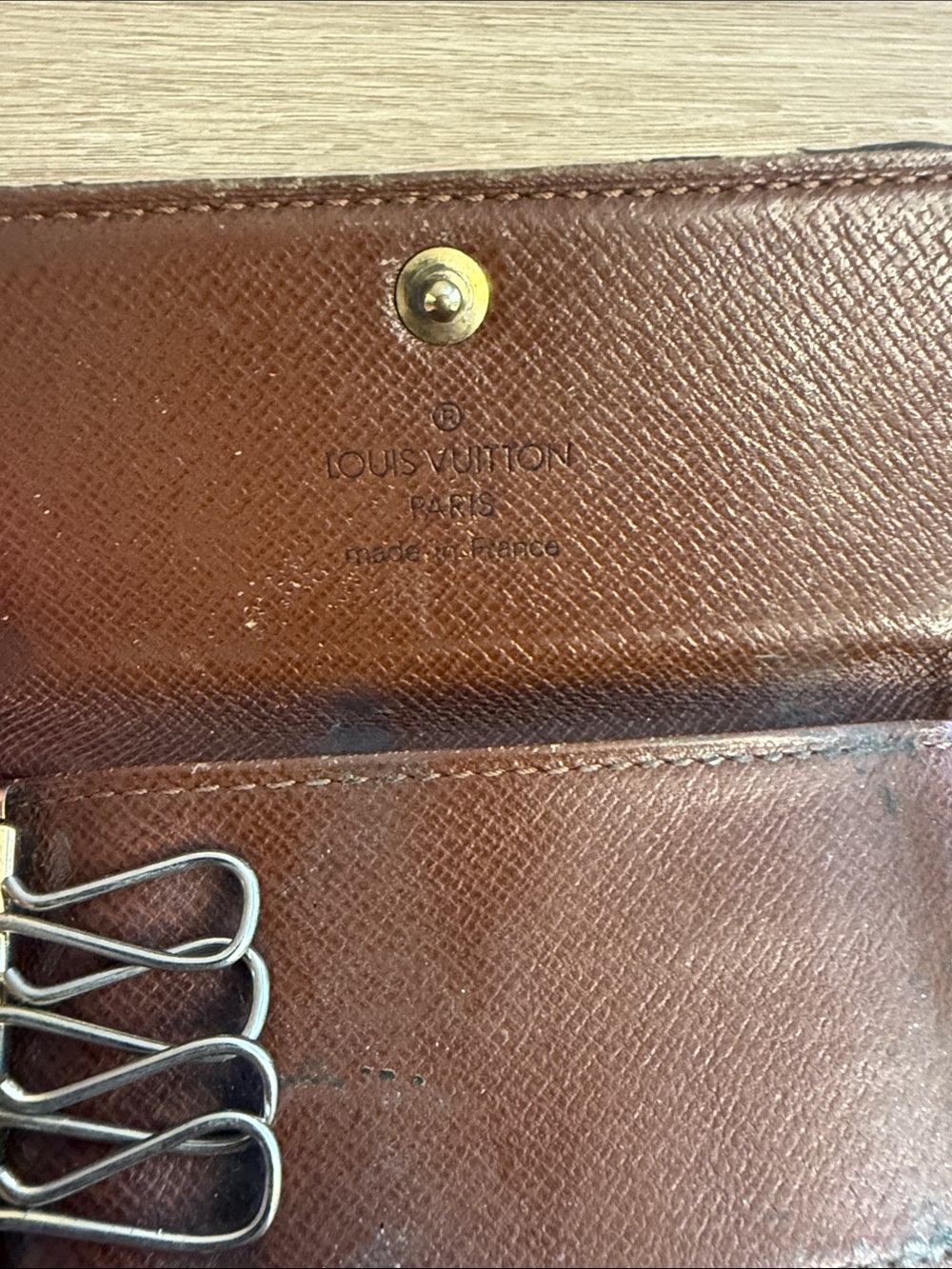 Louis Vuitton Monogram 4 Key Holder - Picture 9 of 9